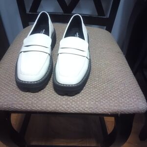 Steve Madden Cream and Black Loafers